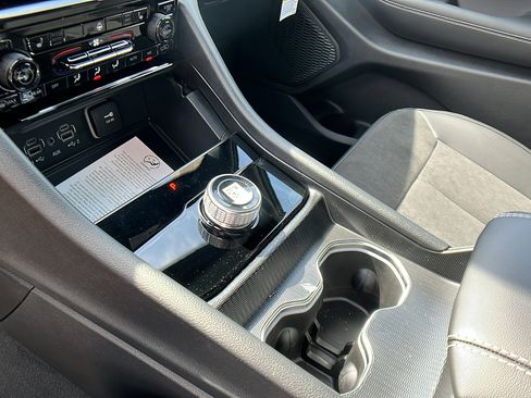 New 2025 Jeep Grand Cherokee L Altitude image 26