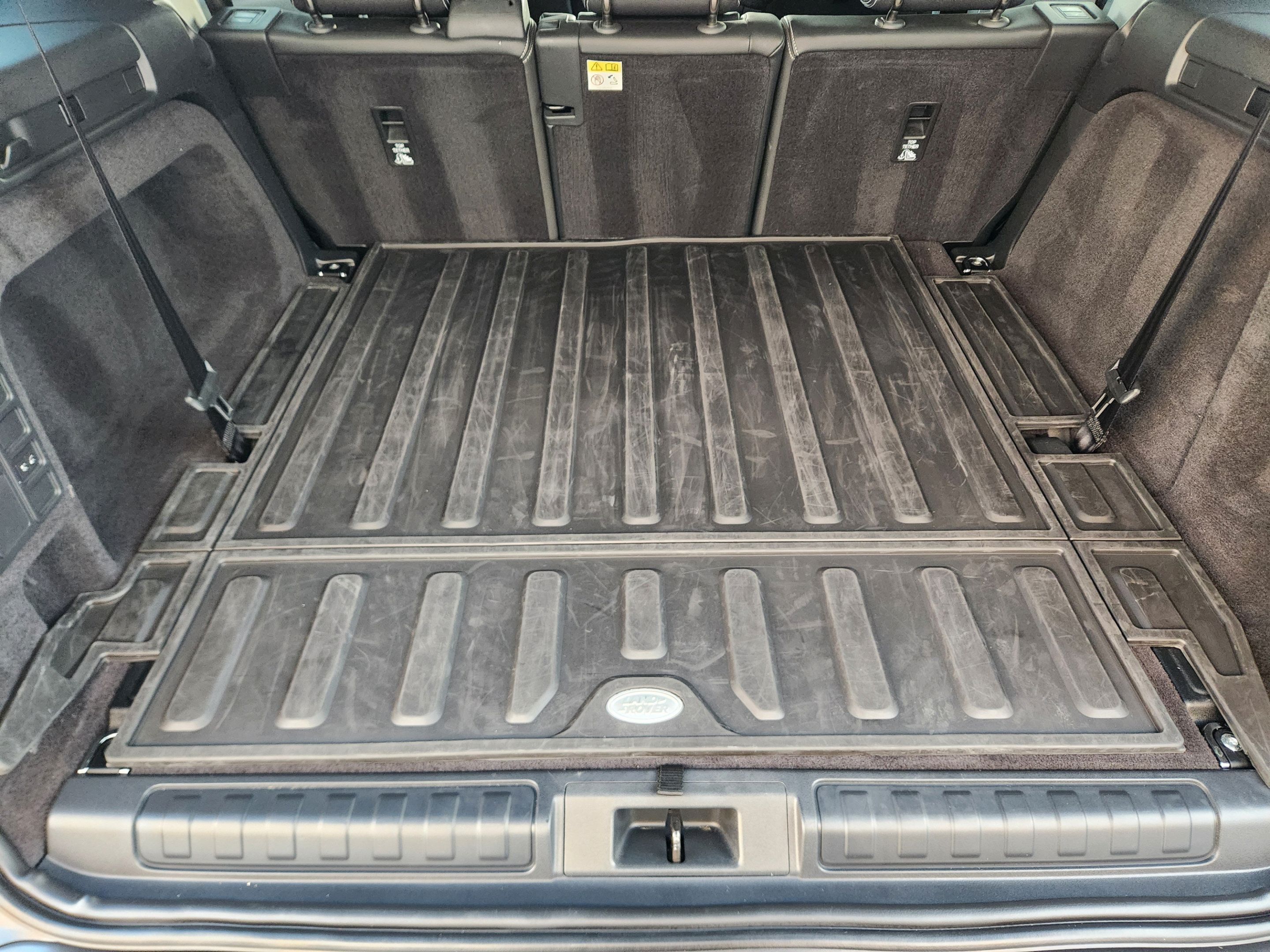Certified 2025 Land Rover Discovery S AWD/4WD image 30