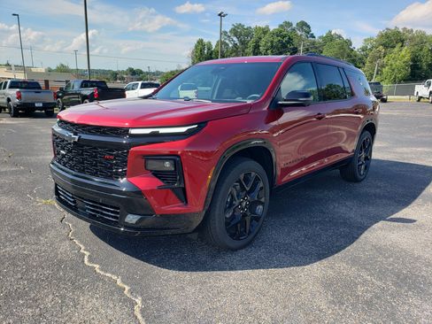 New 2026 Chevrolet Traverse RS w/ LPO, Floor Liner Package FWD image 2