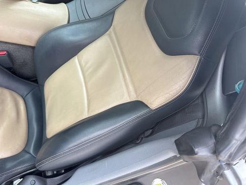 Used 2006 Pontiac Solstice Convertible w/ Premium Package RWD image 3