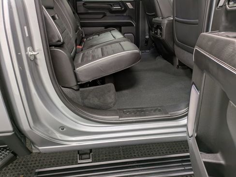 Used 2025 GMC Sierra 2500 AT4X image 26