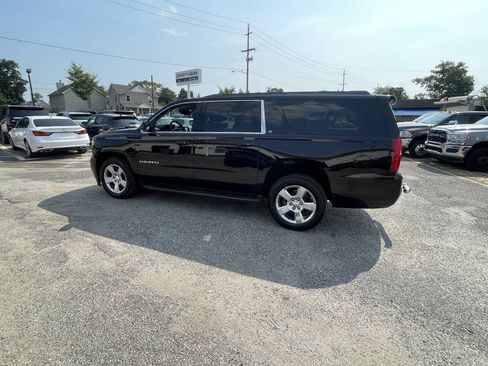 Used 2016 Chevrolet Suburban LT w/ Luxury Package AWD/4WD image 5