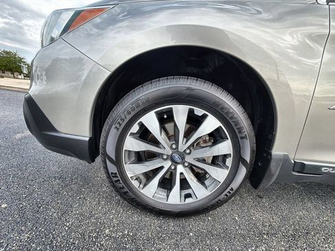 Used 2017 Subaru Outback 3.6R Limited AWD/4WD image 18