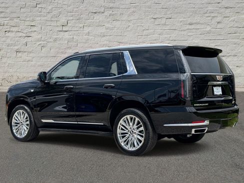 Used 2025 Cadillac Escalade Premium Luxury AWD/4WD image 3