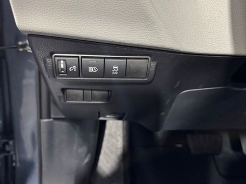 New 2026 Toyota Corolla Cross L image 32