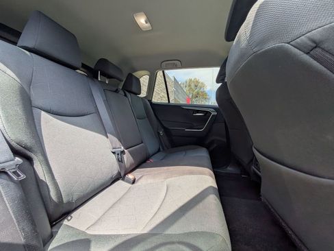 Used 2025 Toyota RAV4 XLE image 31