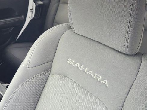 Used 2019 Jeep Wrangler Unlimited Sahara image 20