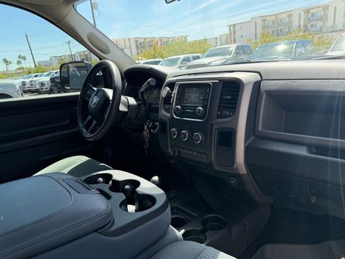 Used 2018 RAM 2500 Tradesman w/ Chrome Appearance Group image 9