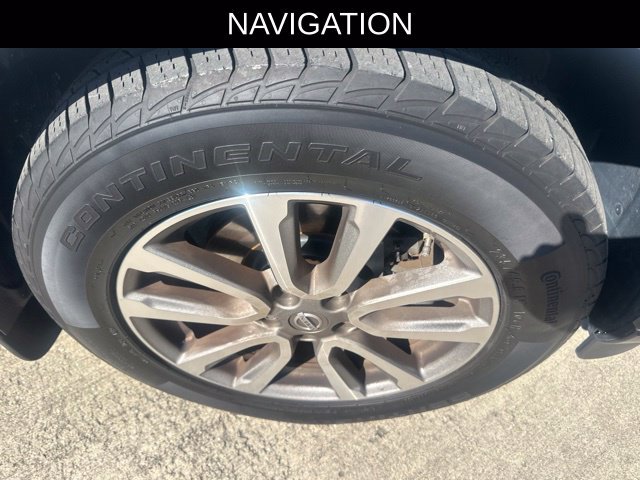 Used 2015 Nissan Pathfinder SL w/ SL Tech Package FWD image 3