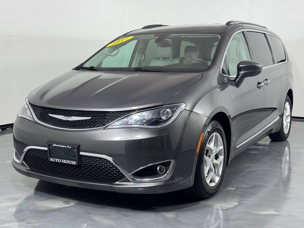 Used 2017 Chrysler Pacifica Touring-L Plus w/ Tire & Wheel Group FWD image 9