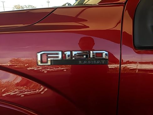 Used 2019 Ford F150 Lariat w/ Trailer Tow Package image 11