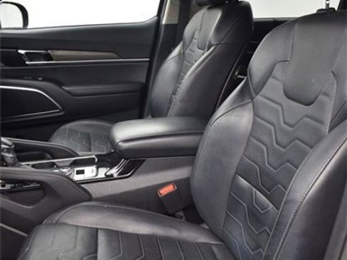 Used 2022 Kia Telluride SX w/ SX Prestige Package image 7