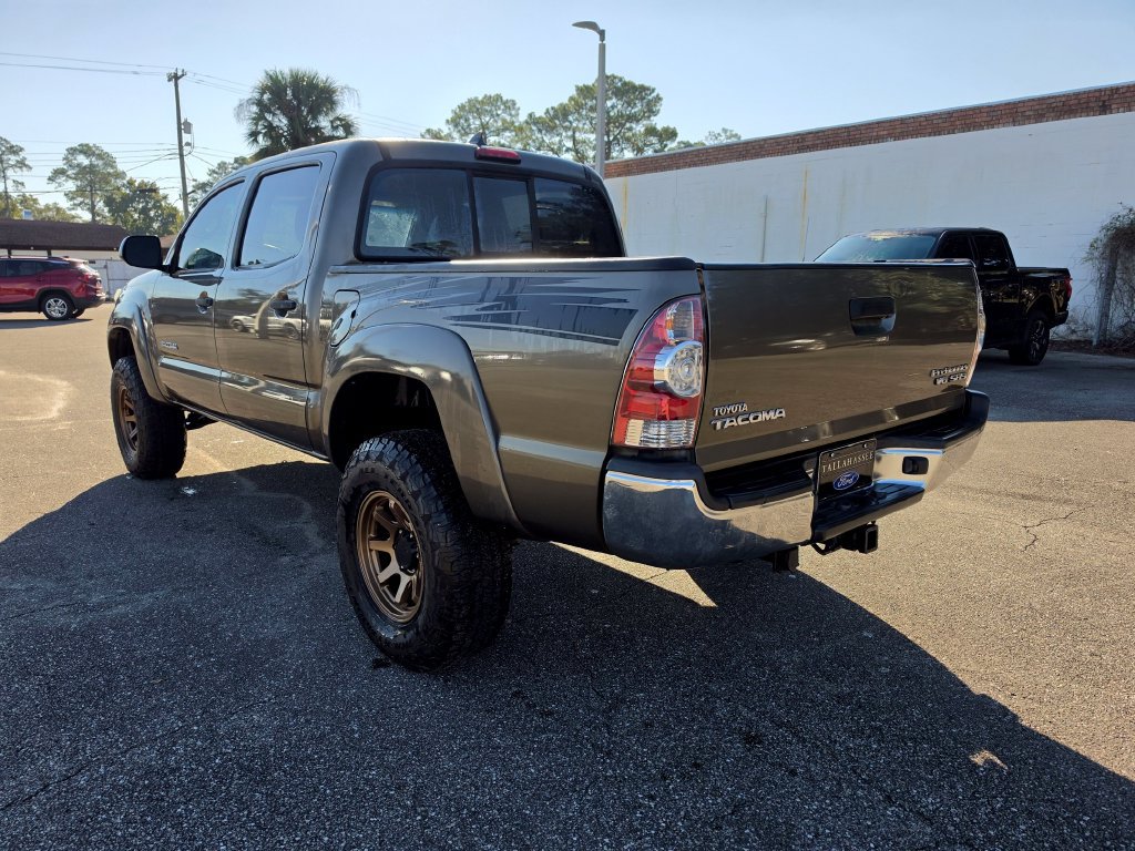 Used 2015 Toyota Tacoma PreRunner w/ SR5 Package RWD image 2