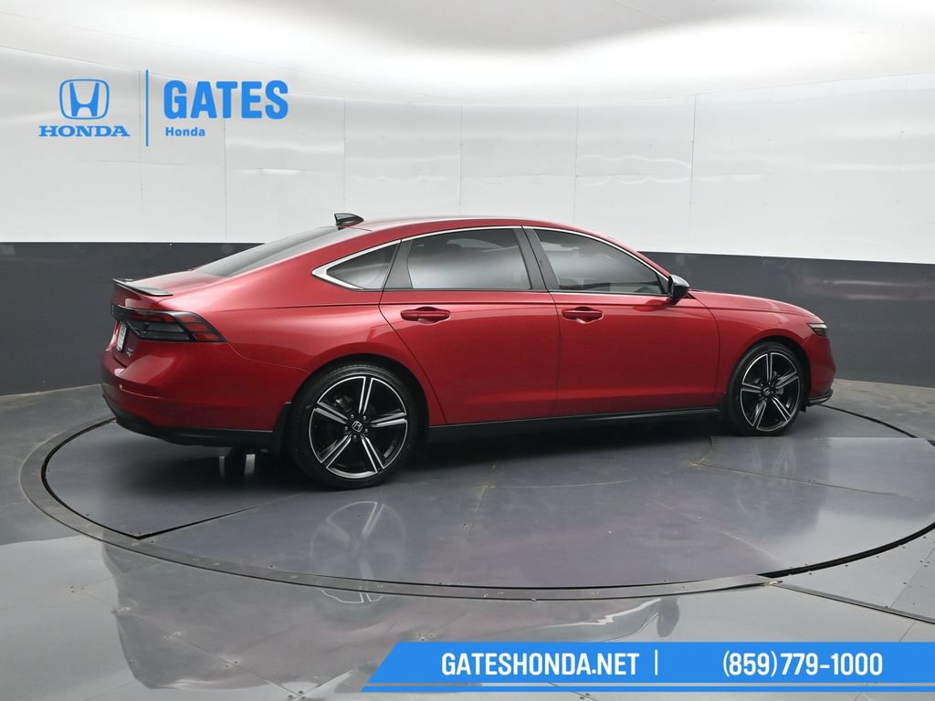Used 2023 Honda Accord Sport image 2