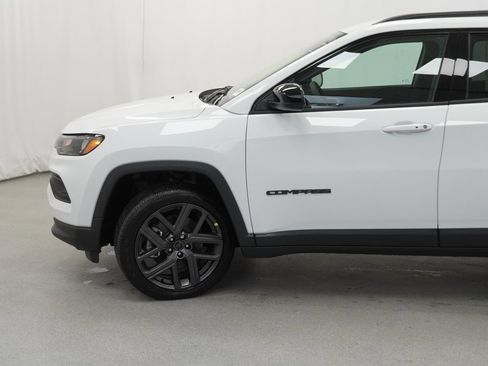 New 2026 Jeep Compass Latitude image 15