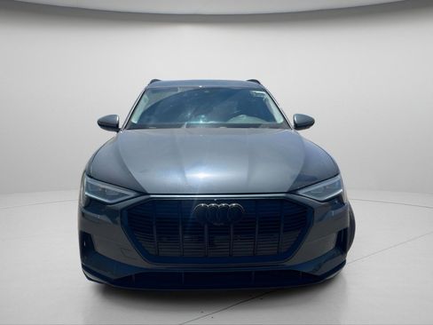 Used 2022 Audi e-tron Premium Plus w/ Premium Plus Package AWD/4WD image 19