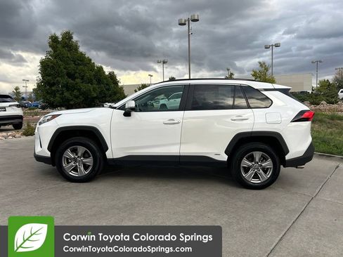 Used 2025 Toyota RAV4 XLE AWD/4WD image 4