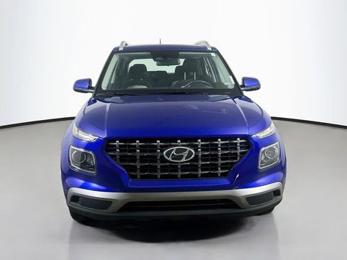 Used 2025 Hyundai Venue SEL FWD image 2