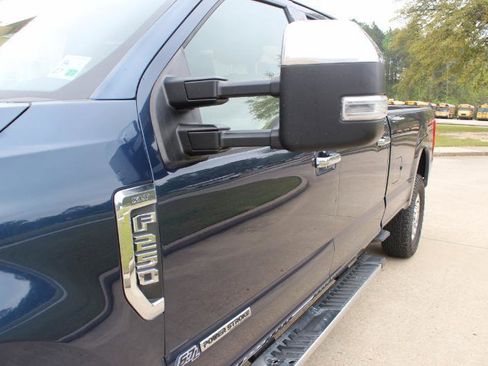 Used 2017 Ford F250 XLT w/ XLT Premium Package image 26