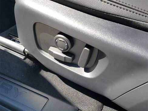 Certified 2024 Land Rover Discovery Sport S image 14