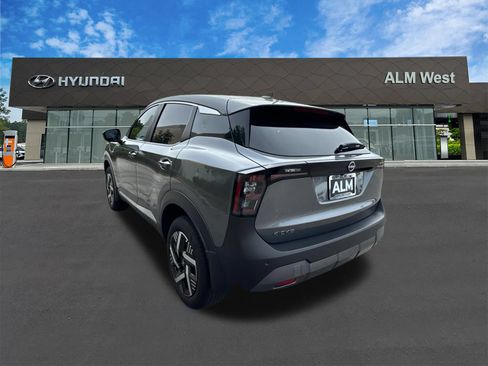 Used 2025 Nissan Kicks SV FWD image 7