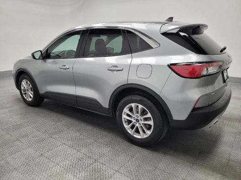 Used 2021 Ford Escape SE FWD image 3