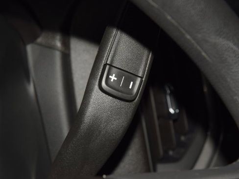 Used 2024 Chevrolet Silverado 2500 Custom w/ Custom Value Package image 39