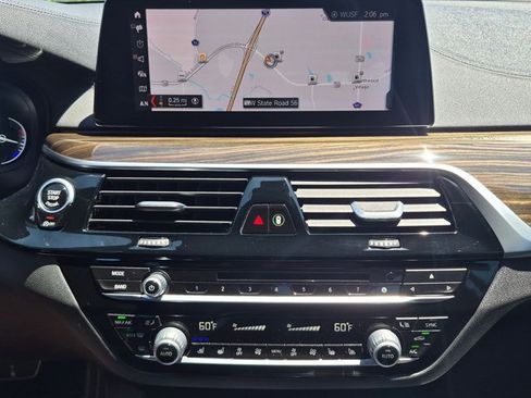 Used 2019 BMW M550i xDrive image 14