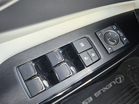 Certified 2022 Lexus ES 350 F Sport w/ Accessory Package 2 FWD image 35