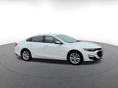 Used 2024 Chevrolet Malibu LT image 2
