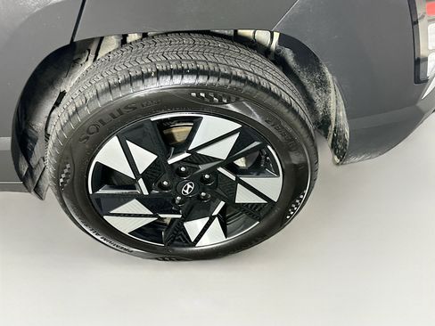 Used 2025 Hyundai Kona SEL image 11