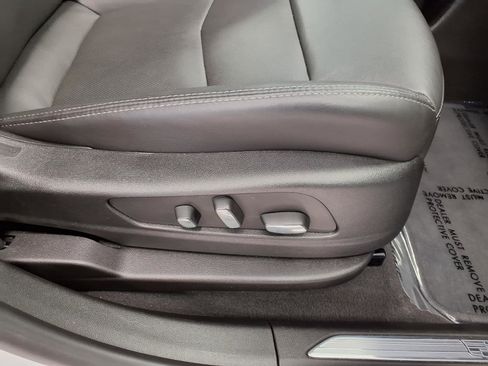 Certified 2025 Cadillac XT5 Premium Luxury AWD/4WD image 11