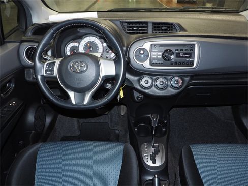 Used 2012 Toyota Yaris SE image 9