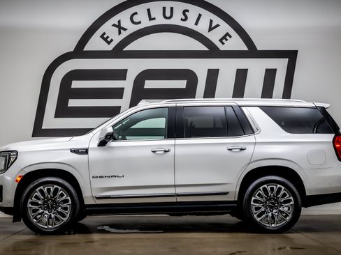 Used 2023 GMC Yukon Denali Ultimate AWD/4WD image 6