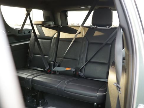 Used 2023 Chevrolet Suburban Premier RWD image 28