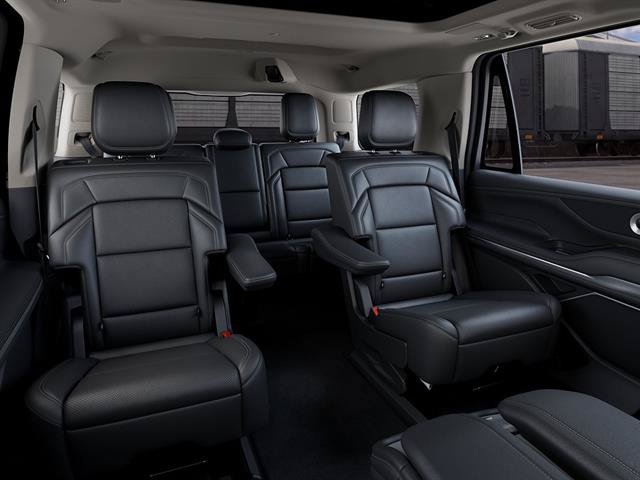New 2027 Lincoln Navigator Reserve AWD/4WD image 11