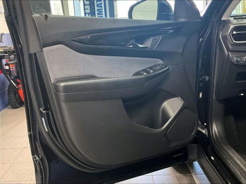 Used 2025 Chevrolet TrailBlazer LT image 9