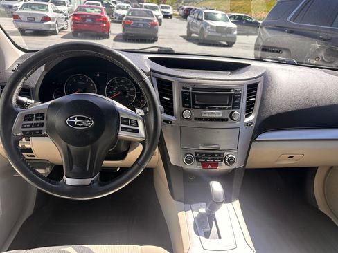 Used 2013 Subaru Outback 2.5i Premium w/ Popular Pkg 1B AWD/4WD image 7