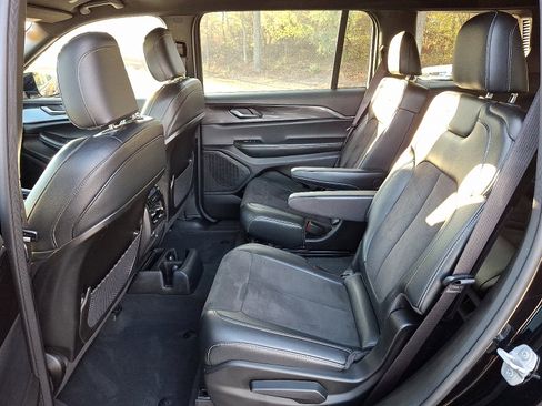 Certified 2023 Jeep Grand Cherokee L Laredo image 10