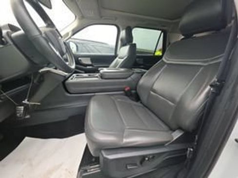 Used 2025 Ford Expedition Active AWD/4WD image 6