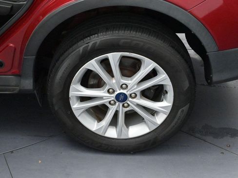 Used 2018 Ford Escape SE w/ SE Sync 3 Package FWD image 27