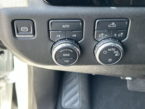 Used 2026 GMC Sierra 1500 SLE AWD/4WD image 18