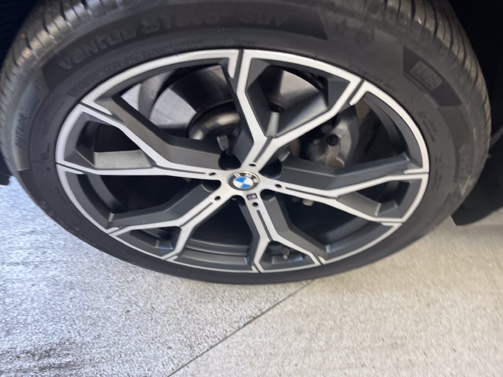 Used 2023 BMW X5 xDrive40i w/ M Sport Package AWD/4WD image 9