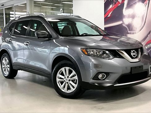 Used 2016 Nissan Rogue SV w/ SV Premium Package image 20