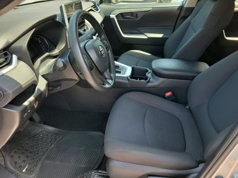 Used 2023 Toyota RAV4 LE FWD image 5