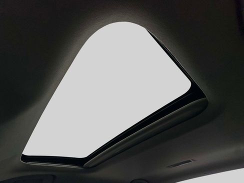 Certified 2025 Nissan Sentra SR w/ SR Premium Package image 32