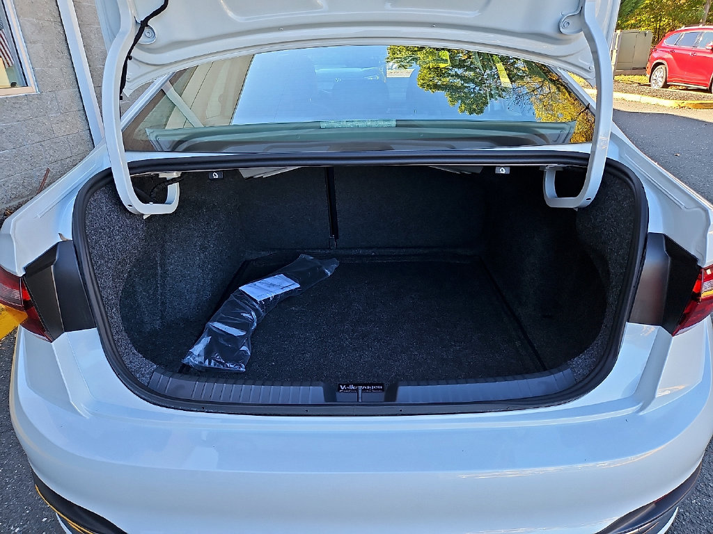 Certified 2026 Volkswagen Jetta SEL FWD image 33