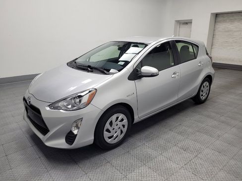 Used 2016 Toyota Prius C Three FWD image 2