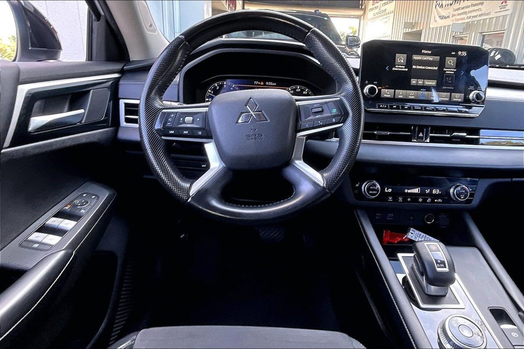Used 2022 Mitsubishi Outlander SE FWD image 5