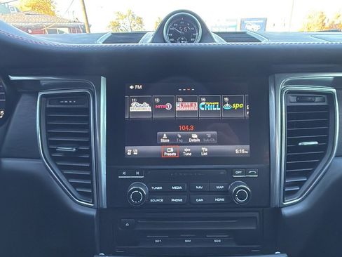 Used 2018 Porsche Macan GTS image 24